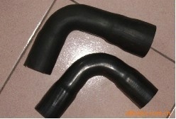 出口汽車水管、支架及防塵套 河北永康過濾器科技的專業(yè)橡膠解決方案